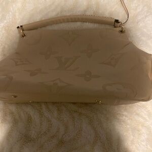 LV purse